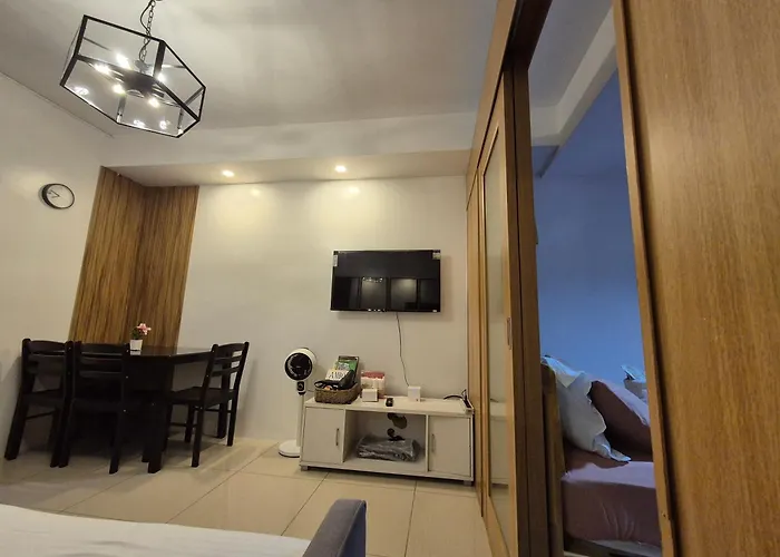 Aparthotel Family With Big Balcony And Pool View Manila