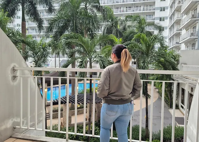 Family With Big Balcony And Pool View Aparthotel