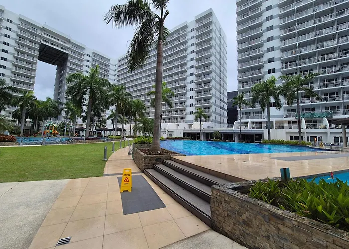 Aparthotel Family With Big Balcony And Pool View Manila