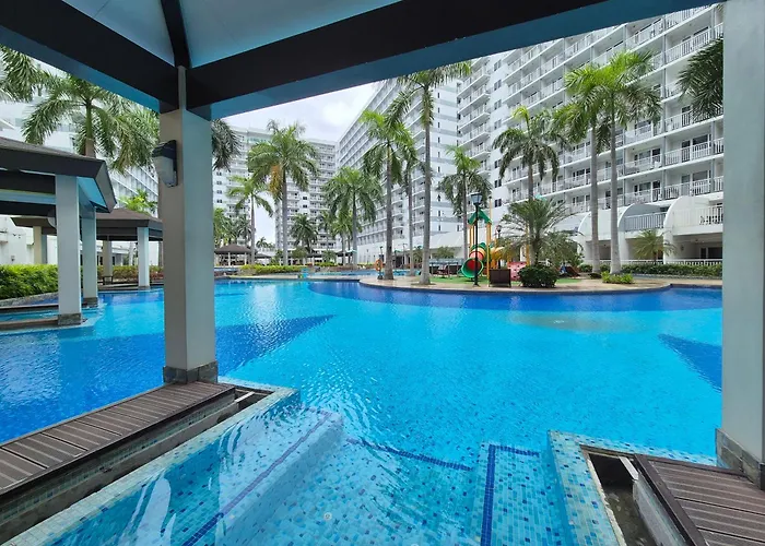 Family With Big Balcony And Pool View Aparthotel