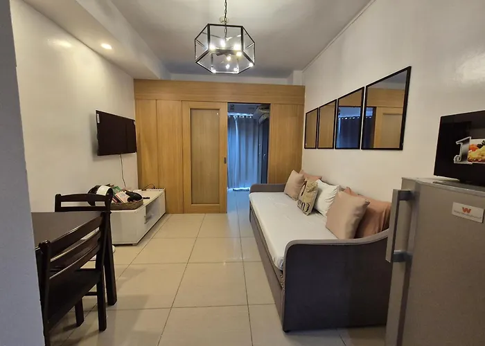 Family With Big Balcony And Pool View Manila