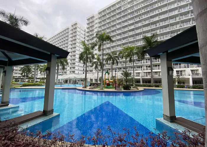 Family With Big Balcony And Pool View Aparthotel 4*