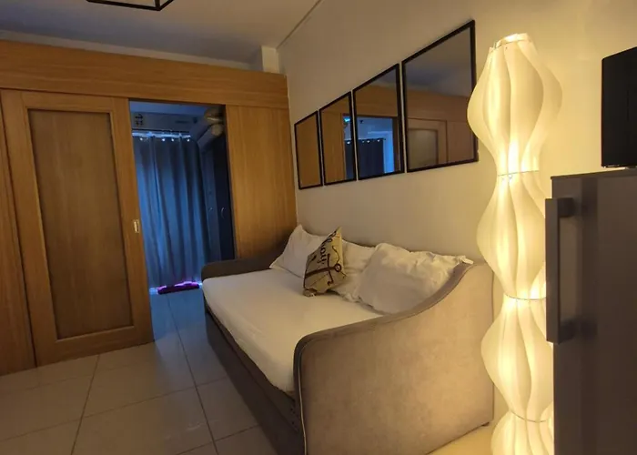 Family With Big Balcony And Pool View 4* Manila